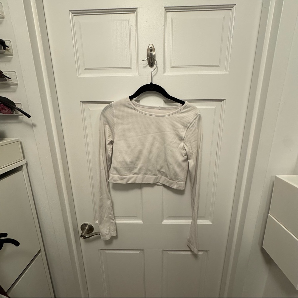 Lululemon White Long Sleeve Crop Top